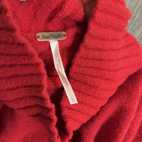 Free People Vancouver Mock Neck Sweater | Cranberry (Red) | Size Large - Picture 4 of 5